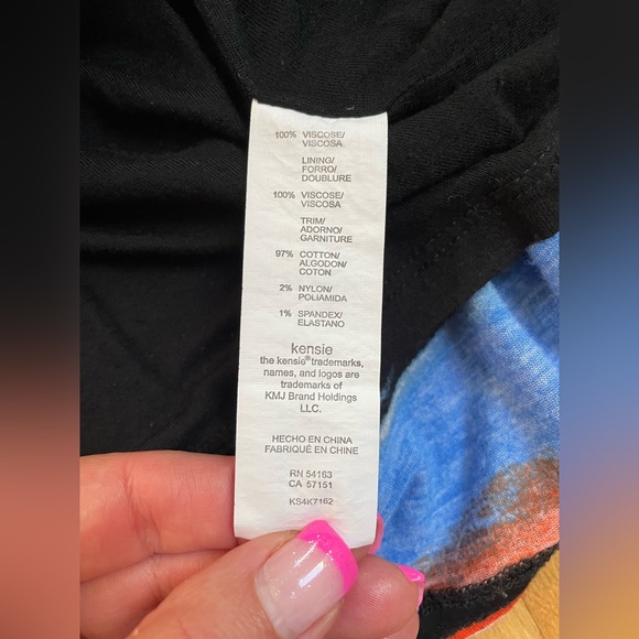 Women’s Kensie Watercolor Maxi Dress - Picture 9 of 10